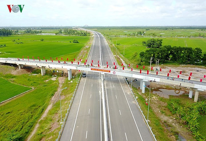 Đây là dự án đường giao thông có tổng vốn đầu tư lớn nhất của Quảng Ninh với hơn 13.600 tỷ đồng.