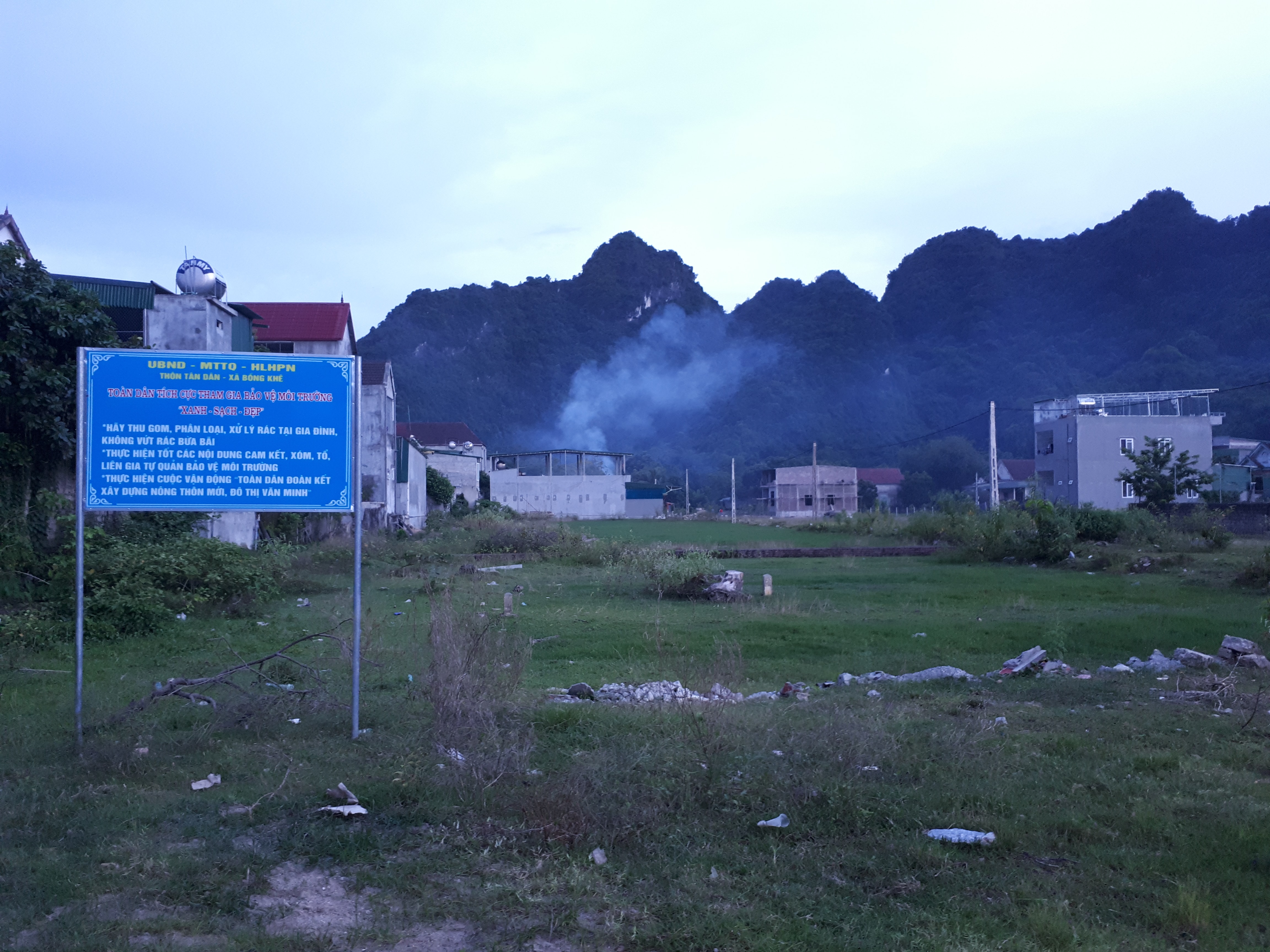 Khu đất được huyện Con Cuông quy hoạch bán đấu giá tại thôn Liên Tân, xã Bồng Khê, huyện Cuông Con. Ảnh: Bá Hậu