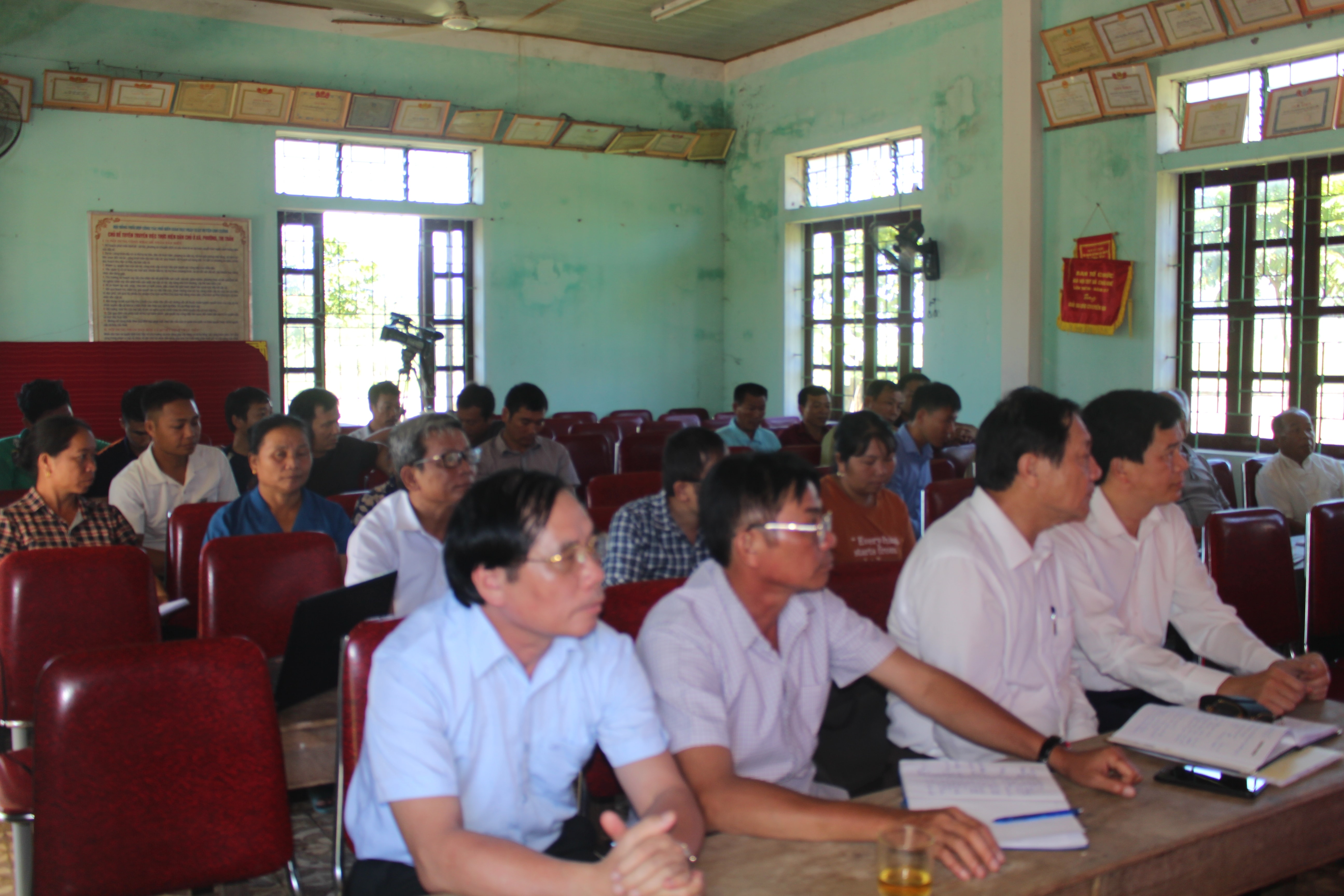Các đại biểu tham dự buổi sinh hoạt. Ảnh: Bá Hậu