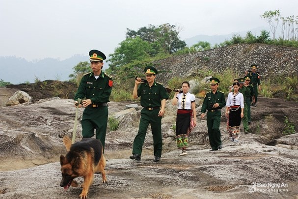 Biên phòng Nghệ An tuần tra biên giới. Ảnh tư liệu