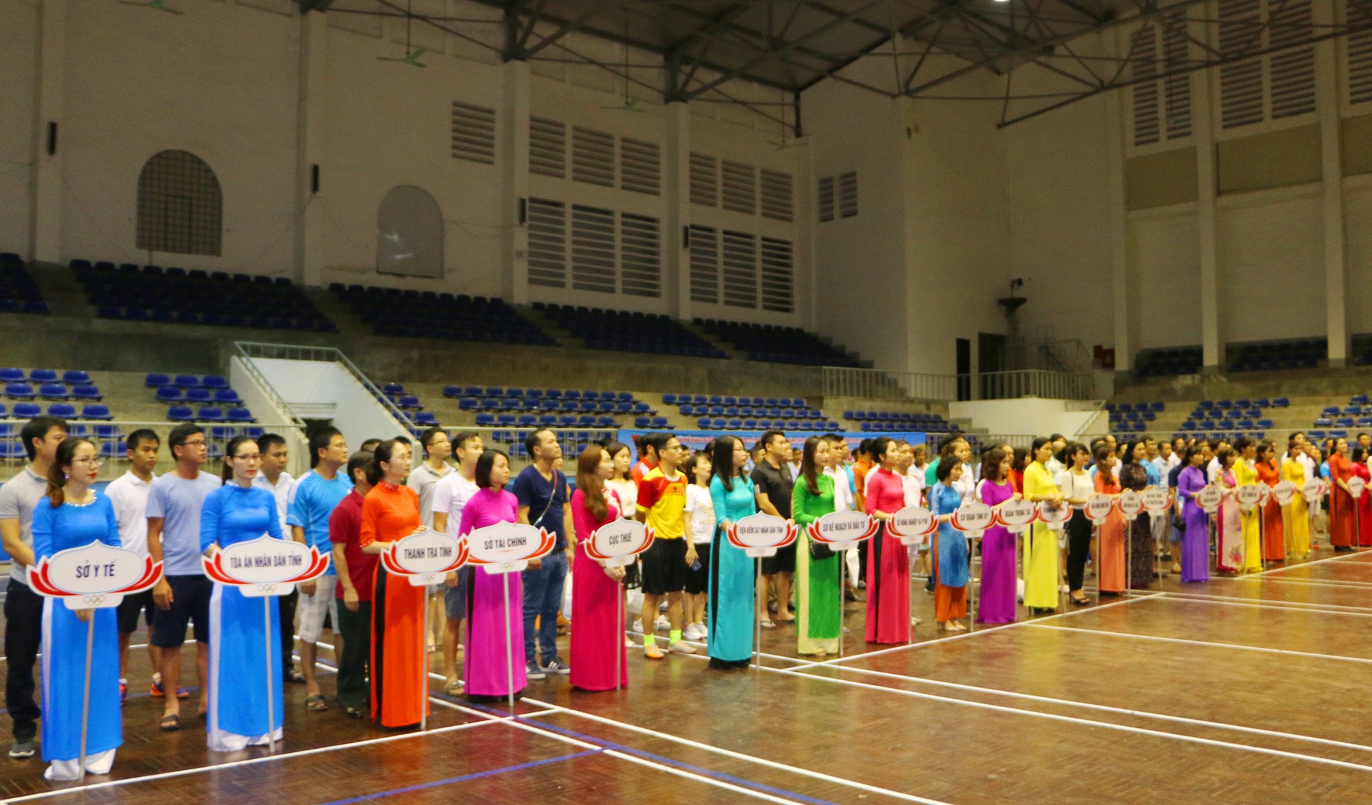 34 sở ngành đã cử đội bóng đá và bóng bàn tham gia giải thể thao truyền thống chào mừng  Đảng bộ khối Cơ quan cấp tỉnh năm 2018. Ảnh: Nguyễn Hải
