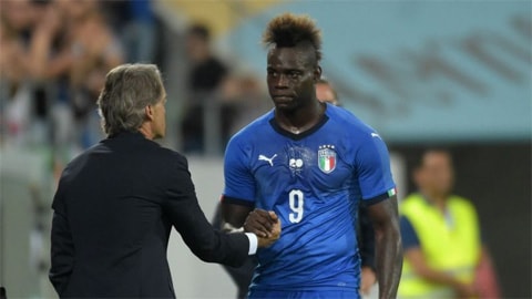 Balotelli bị HLV Mancini trục xuất khỏi ĐT Italia