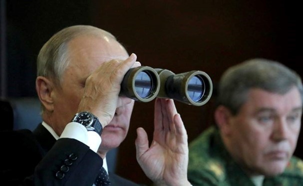 Tổng thống Nga Vladimir Putin sẽ thị sát cuộc tập trận. Ảnh AP
