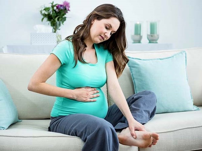 Có lợi trong thai kỳ: Trái kiwi là nguồn folate lớn, cần cần thiết cho bà mẹ mang thai. Đó là bởi vì folate giúp ngăn ngừa các khuyết tật ống thần kinh ở thai nhi và thúc đẩy sự phát triển trí não và não bộ của chúng. Folate cũng giúp cho sự phát triển của thai nhi trong bụng mẹ và sức khỏe sau này.