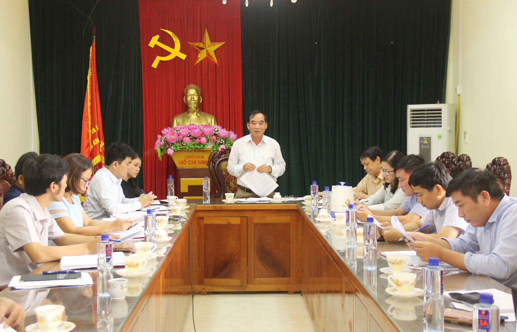    Ông Hoàng Viết Đường – Phó Chủ tịch HĐND tỉnh chủ trì cuộc làm việc. Ảnh: Minh Chi