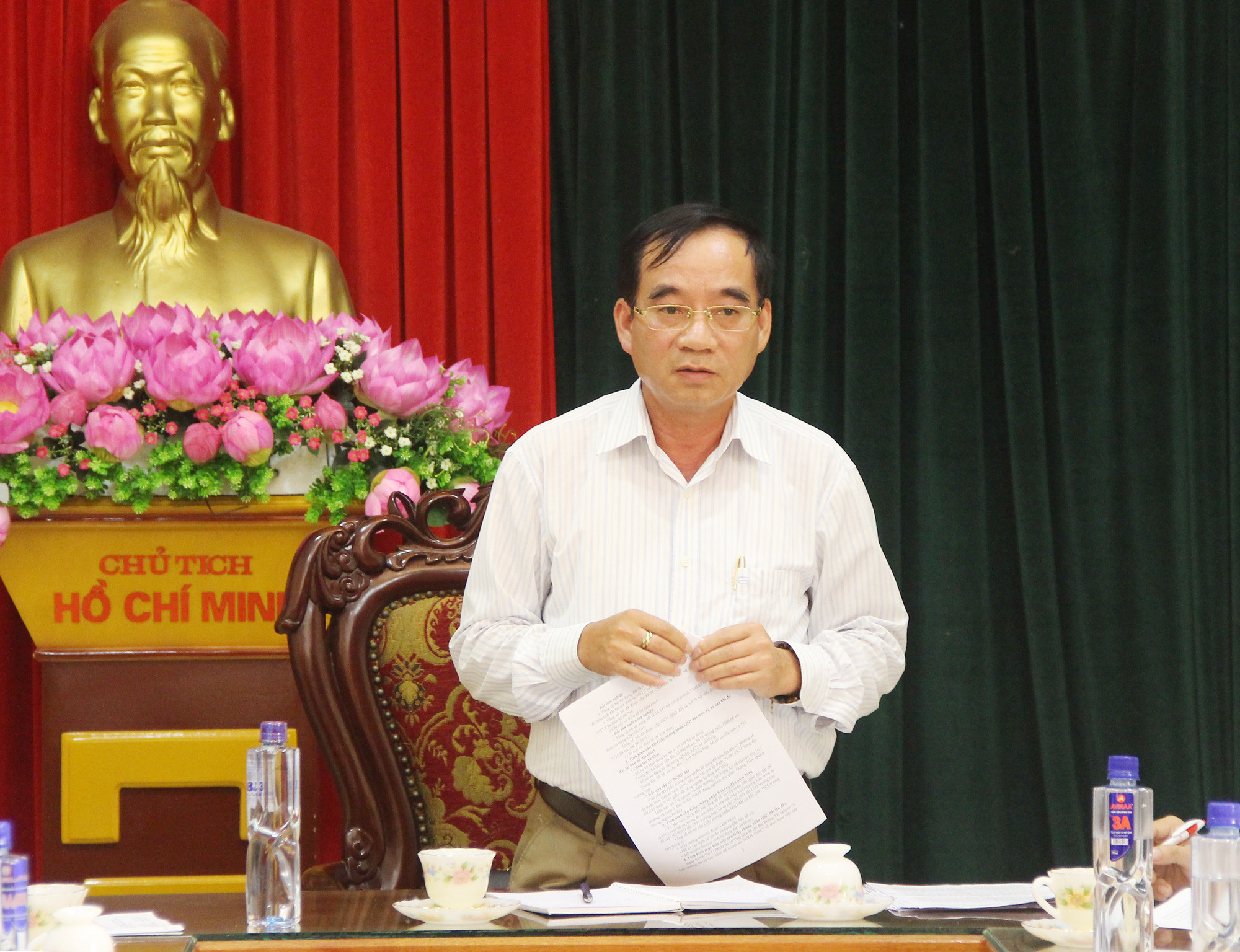 Ông Hoàng Viết Đường – Phó Chủ tịch HĐND tỉnh chủ trì cuộc làm việc. Ảnh: Minh Chi