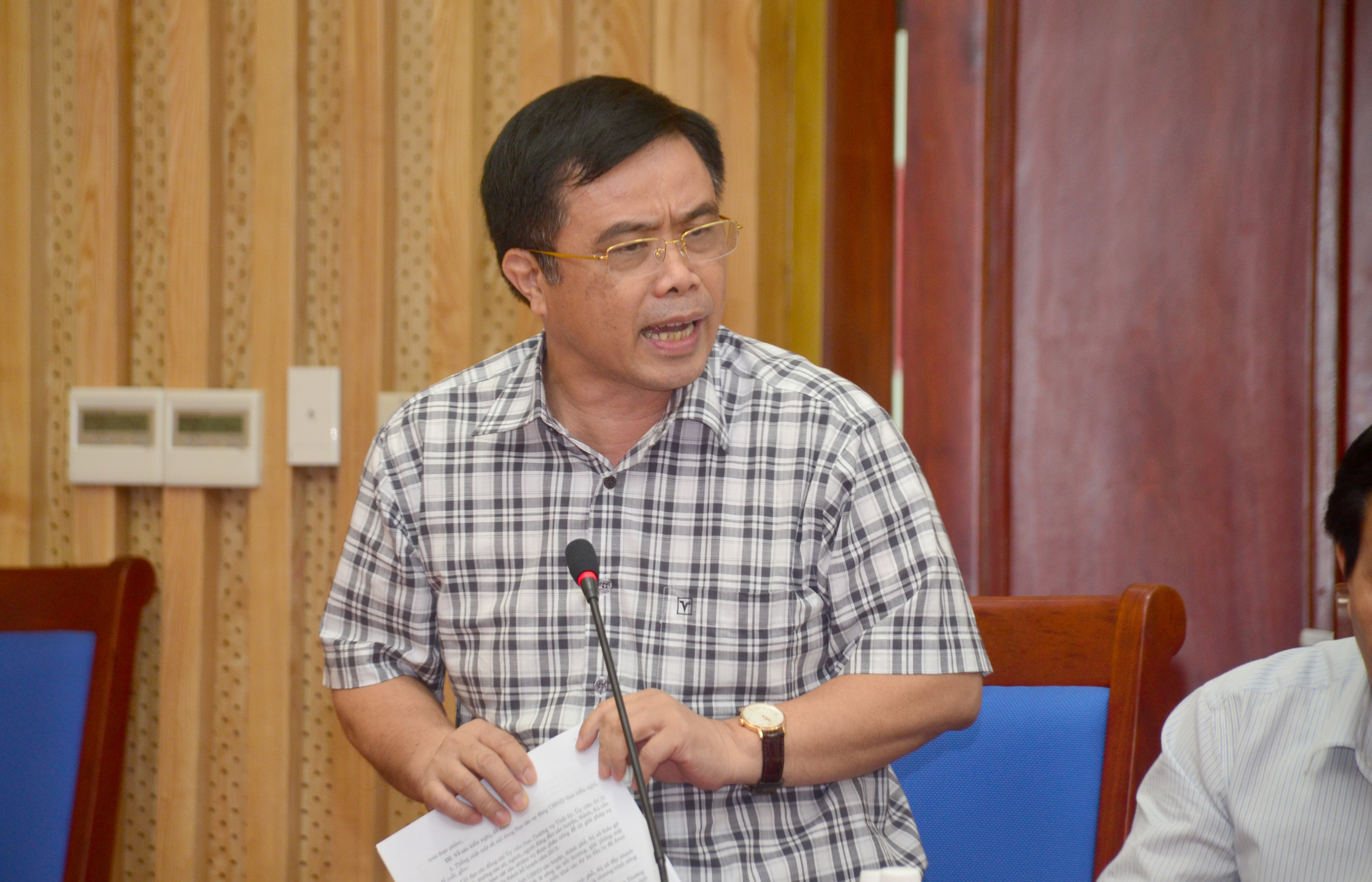 Phó Chủ tịch UBND tỉnh Huỳnh Thanh Điền phát biểu tại cuộc làm việc. Ảnh: Thành Duy