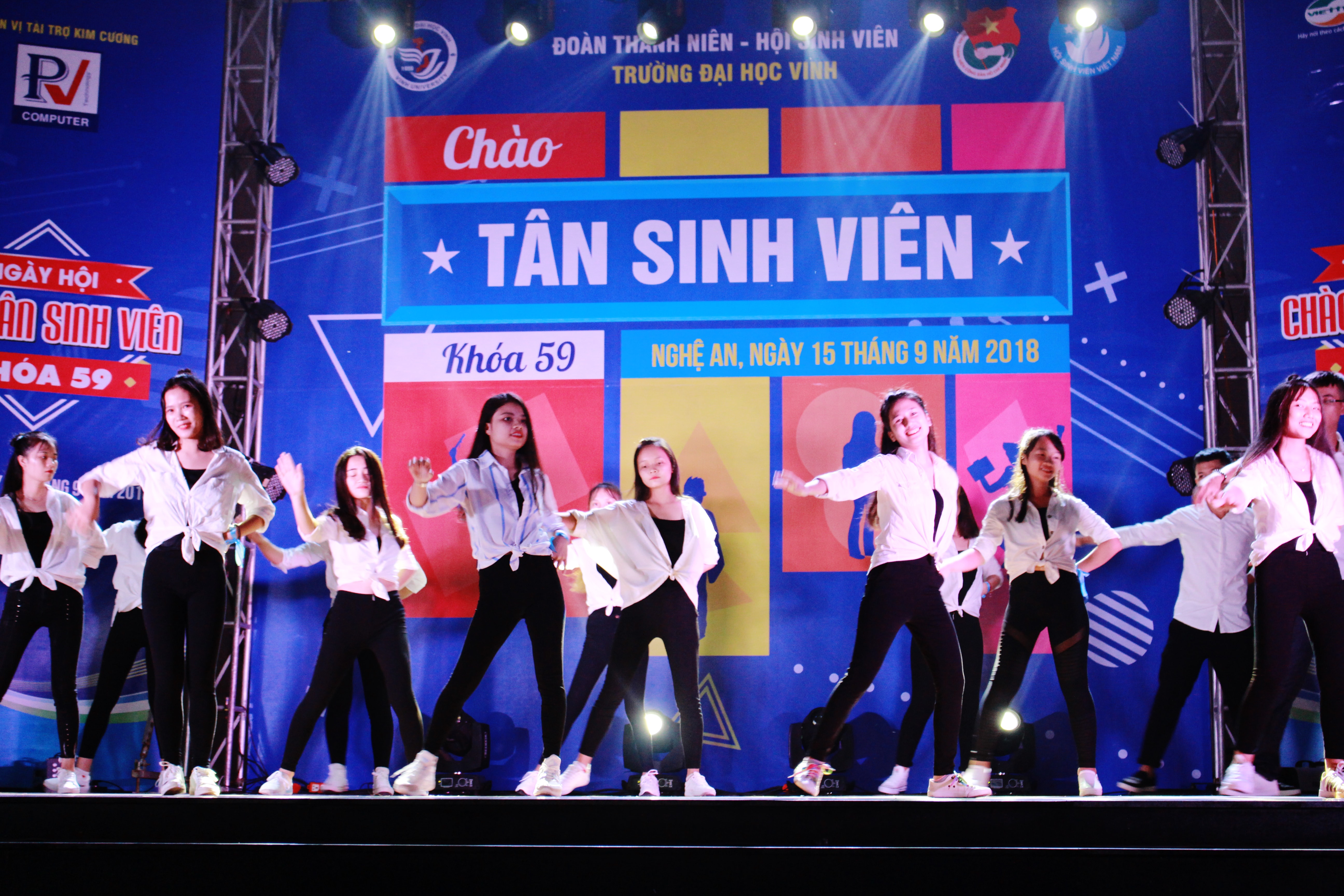 Các tiết mục diễn ra sôi nổi và hấp dẫn. Ảnh: Phương Thúy