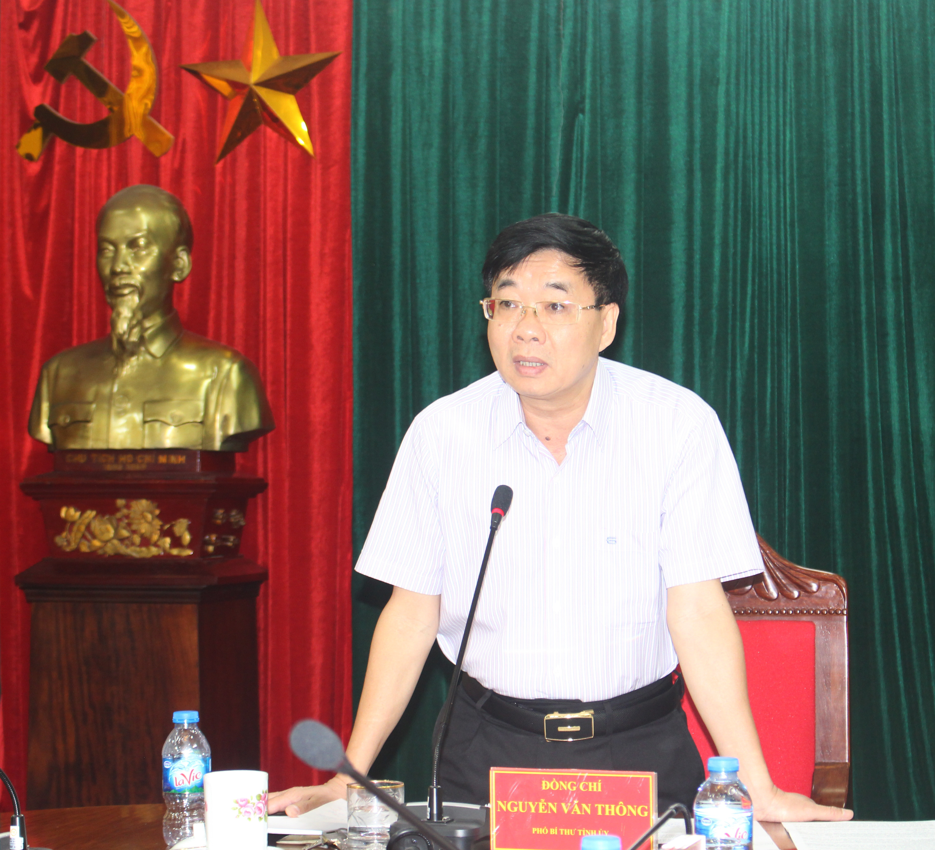 Đồng chí Nguyễn Văn Thông – Phó Bí thư Tỉnh ủy chủ trì hội nghị. Ảnh: Phương Thảo