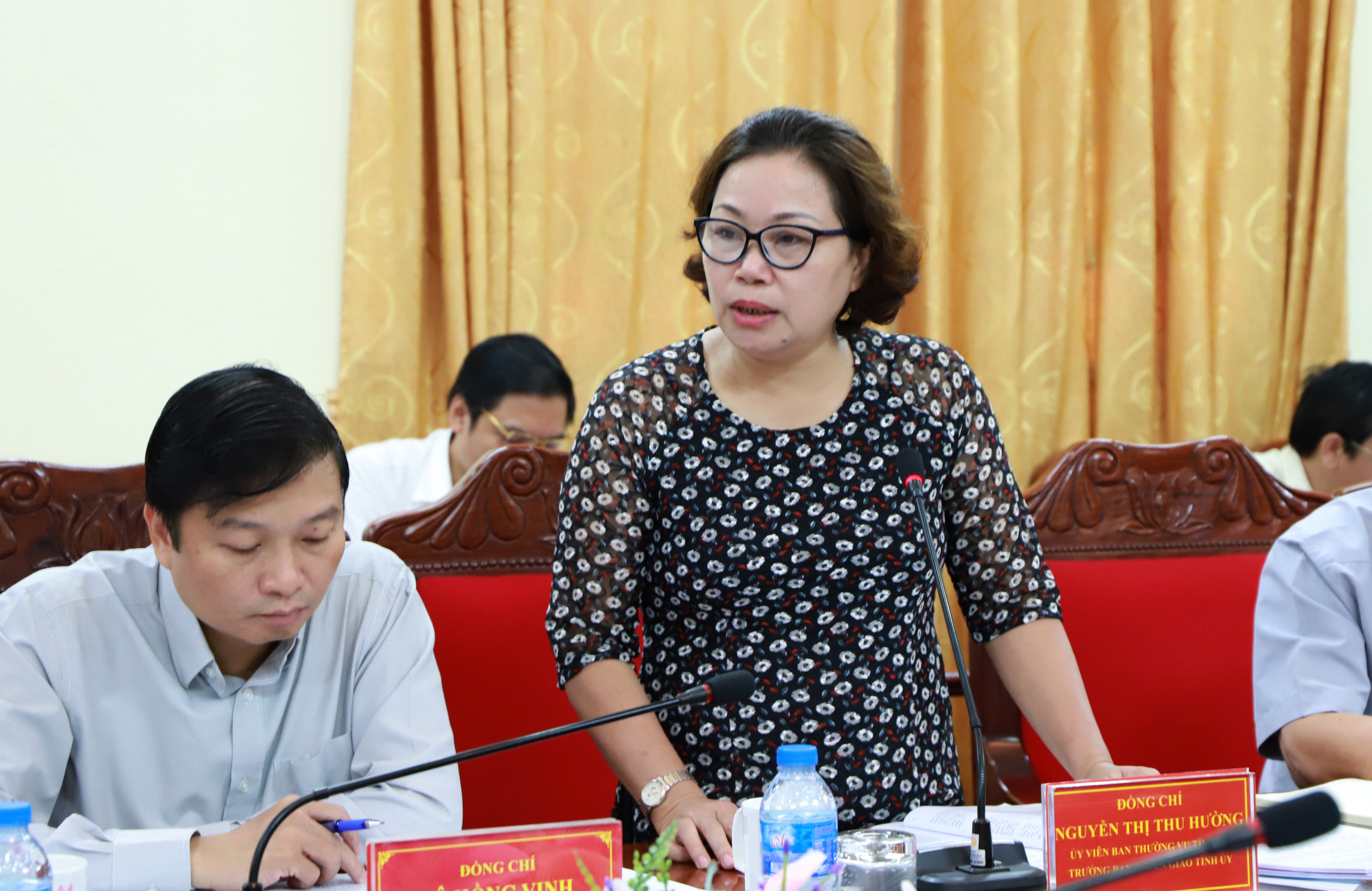 Đồng chí Nguyễn Thị Thu Hường - Ủy viên Ban Thường vụ, Trưởng ban Tuyên giáo Tỉnh ủy phát biểu tại cuộc làm việc. Ảnh: Thành Duy