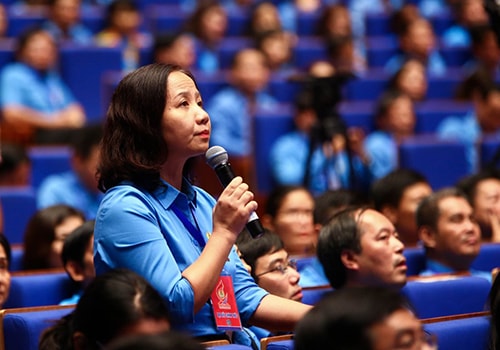 Bà Trần Quý Dân, Chủ tịch Công đoàn Tổng công ty May 10. Ảnh: LĐLĐ. 