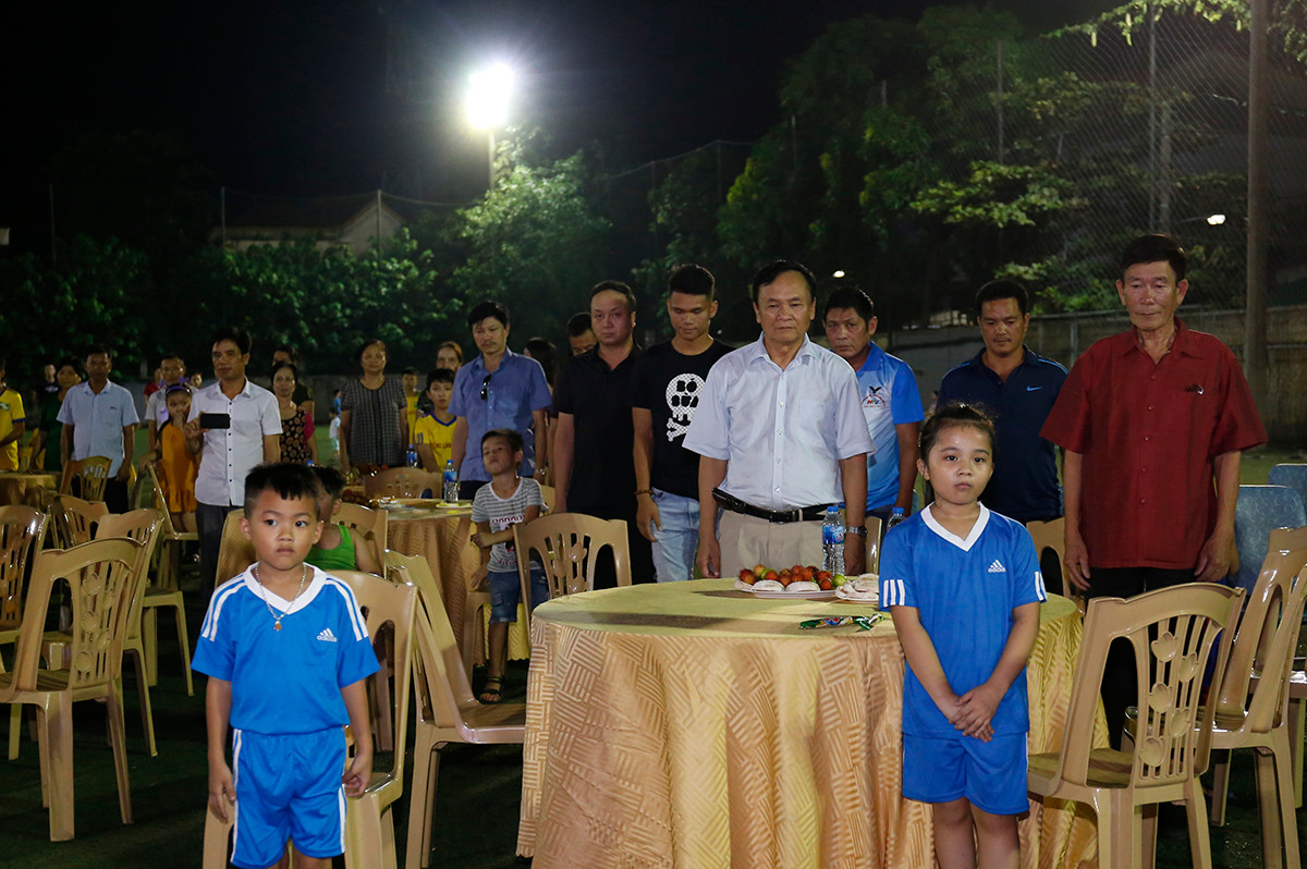 Tới dự đêm Trung Thu của các VĐV trẻ có các lãnh đạo của đội bóng như TGĐ Nguyễn Hồng Thanh, GĐĐH Hồ Văn Chiêm... Ảnh: Đức Anh
