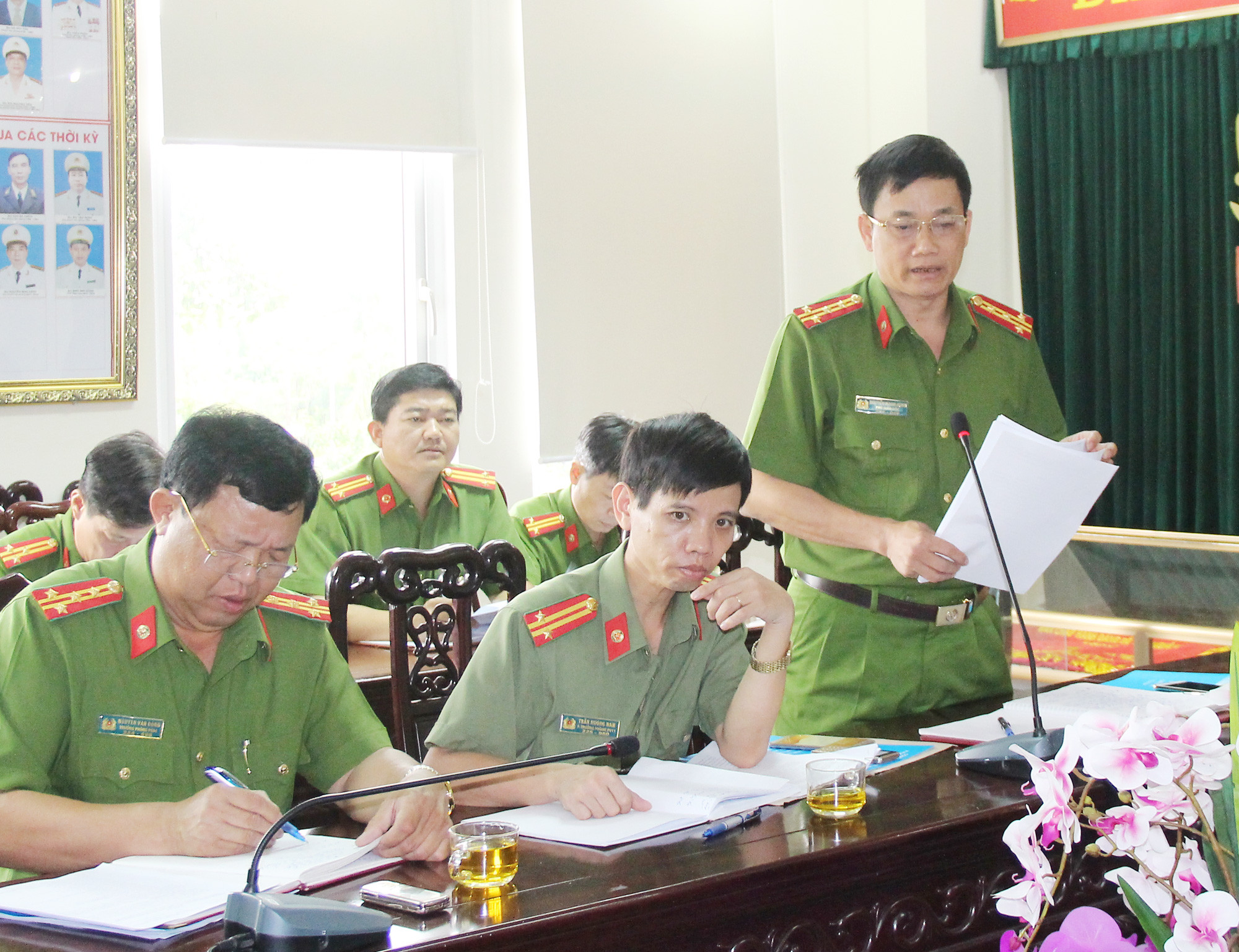 Đai tá Nguyễn Mạnh Hùng - Phó Giám đốc Công an tỉnh thừa nhận, các cơ sở kinh doanh, ngành nghề có điều kiện là lĩnh vực nhạy cảm và tiềm ẩn nguy cơ mất ANTT. Ảnh: Minh Chi