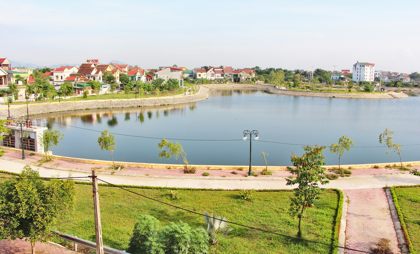 Hồ Cửa Nam - thành phố Vinh mới được cải tạo xong bằng nguồn vốn WB. Ảnh: Châu Lan