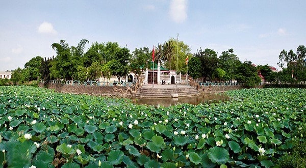 Sau chiến tranh, duy nhất chùa Cần Linh (còn gọi là chùa Sư nữ) tại Thành phố Vinh tương đối còn nguyên vẹn. Ảnh: Internet