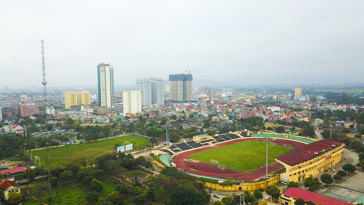 Sân vận động Vinh. Ảnh: Trung Hà