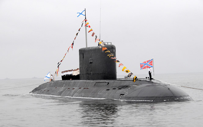 Hải quân Nga được cho là đang có 6 tàu ngầm lớp Kilo hoạt động ở biển Đen và Địa Trung Hải. Ảnh: Reuters