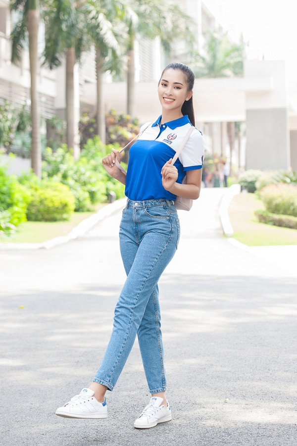 Sau những hoạt động đầu tiên với cương vị Hoa hậu Việt Nam cùng ban tổ chức, TrầnTiểu Vy chính thức về trường Đại học Sư phạm kỹ thuật TP.HCM để nhập học theo quy định.