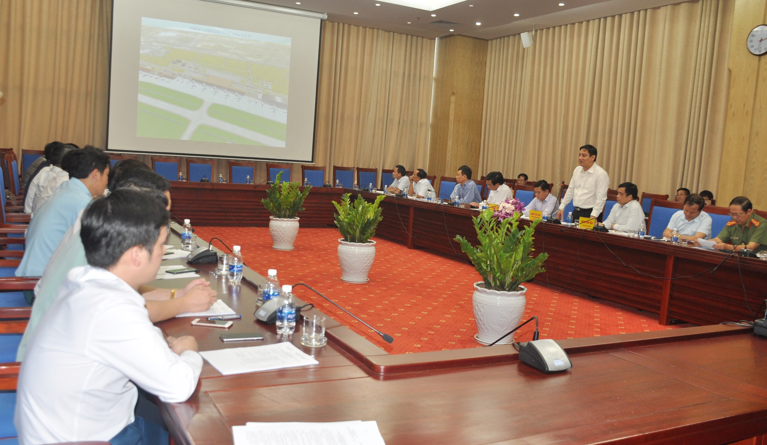 Toàn cảnh cuộc làm việc. Ảnh: Thu Huyền 
