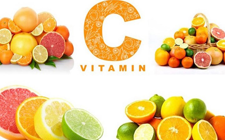 Vitamin C: Khi dùng vitamin C hoặc thực phẩm giàu vitamin, nó sẽ giúp đông máu trong cơ thể. Điều này rất cần thiết để điều trị những vết sẹo nhanh chóng lành lặn và nhanh chóng bị làm mờ.