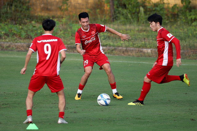 Xuân Trường và Huy Hùng (29) hy vọng sẽ là cặp tiền vệ trung tâm hiệu quả của đội tuyển Việt Nam (ảnh: Gia Hưng)