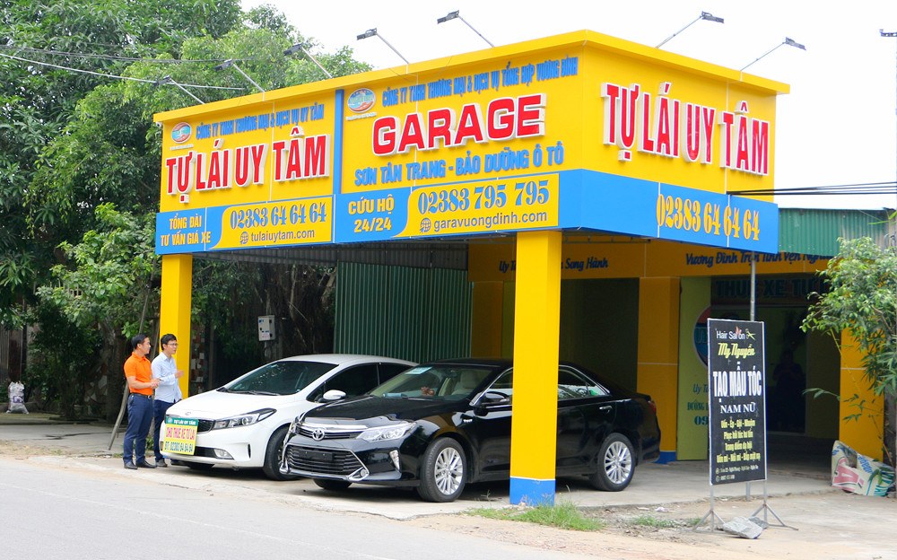 Văn phòng cho thuê xe và gara của Uy Tâm tại Nghi Phong, Nghi Lộc. Ảnh: Lâm Tùng