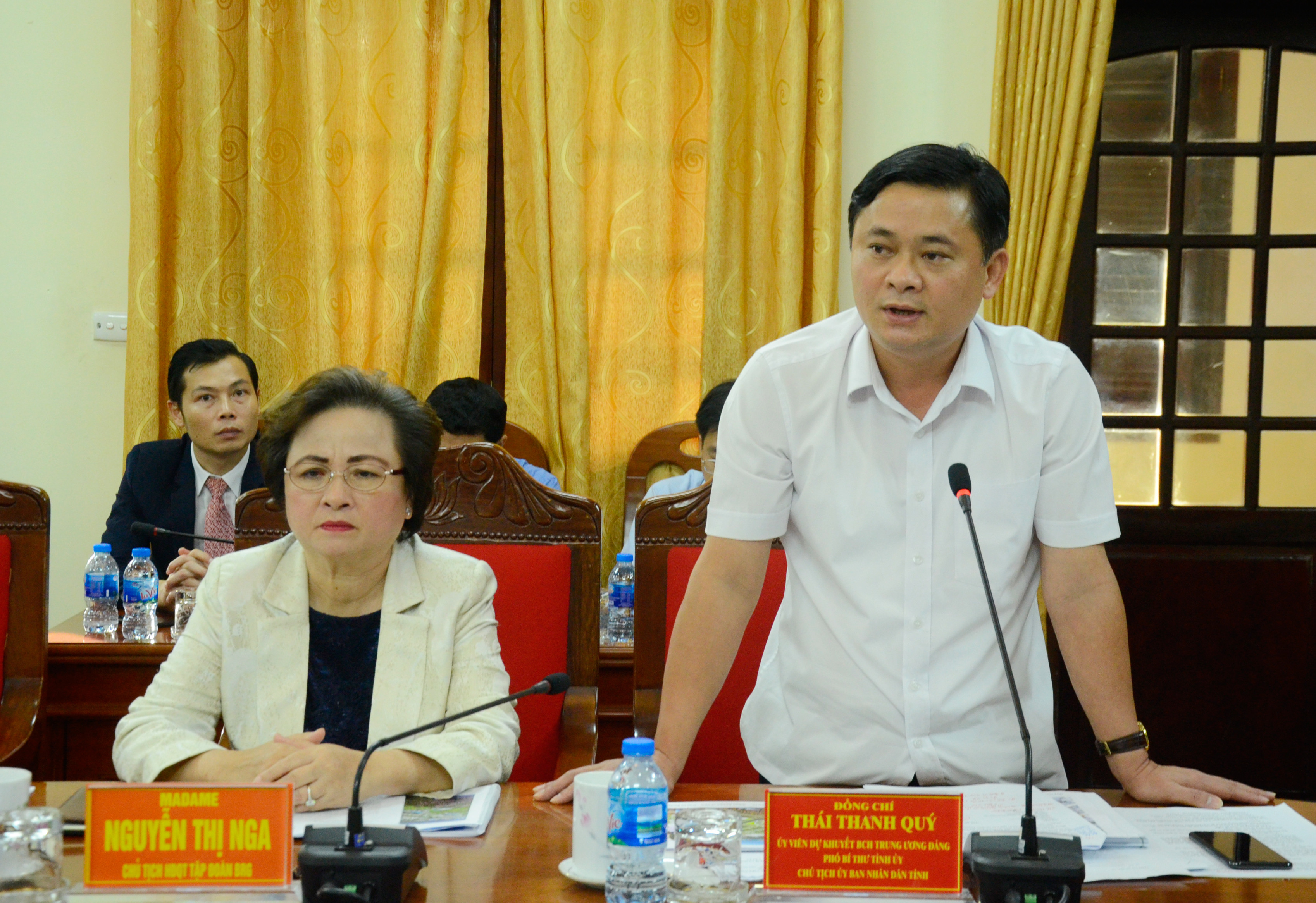 Chủ tịch UBND tỉnh Thái Thanh Quý phát biểu tại cuộc làm việc. Ảnh Thanh Lê