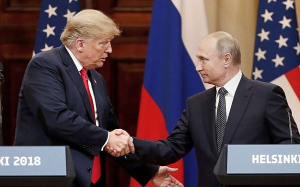 Tổng thống Nga Putin và Tổng thống Trump trong cuộc họp báo sau Hội nghị thượng đỉnh lần thứ 1 tại Phần Lan. Ảnh: TASS