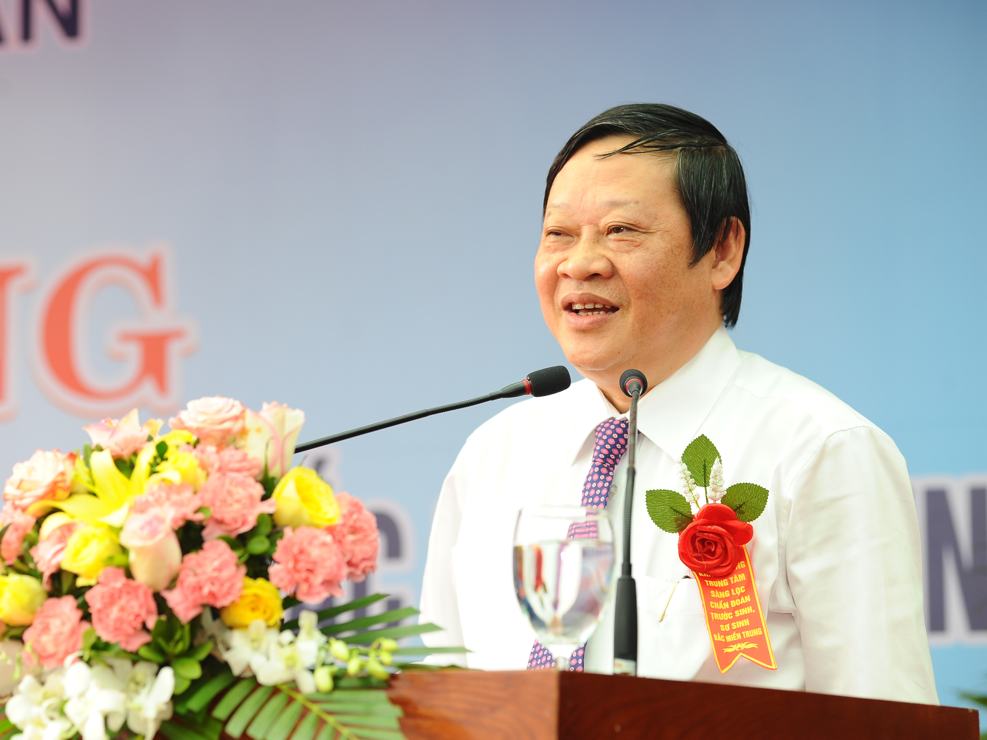 GS.TS Nguyễn Viết Tiến khẳng định sự ra đời của Trung tâm có tầm quan trọng đặc biệt trong việc nâng cao chất lượng dân số khu vực Bắc Trung bộ. Ảnh: Thành Cường