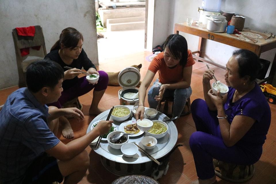 Món canh sét đánh thường được dùng trong bữa cơm gia đình và đãi khách. Ảnh: Lữ Phú