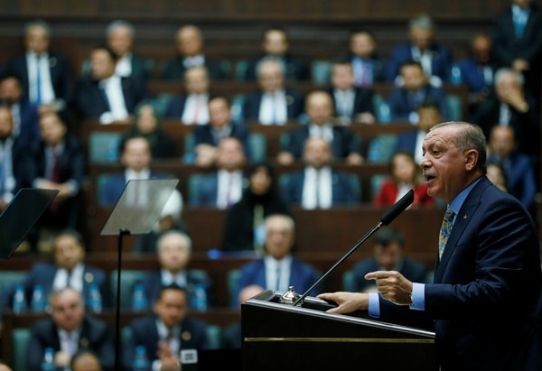 Tổng thống Thổ Nhĩ Kỳ Recep Tayyip Erdogan phát biểu trước quốc hội ngày 23/10. Ảnh: Reuters.