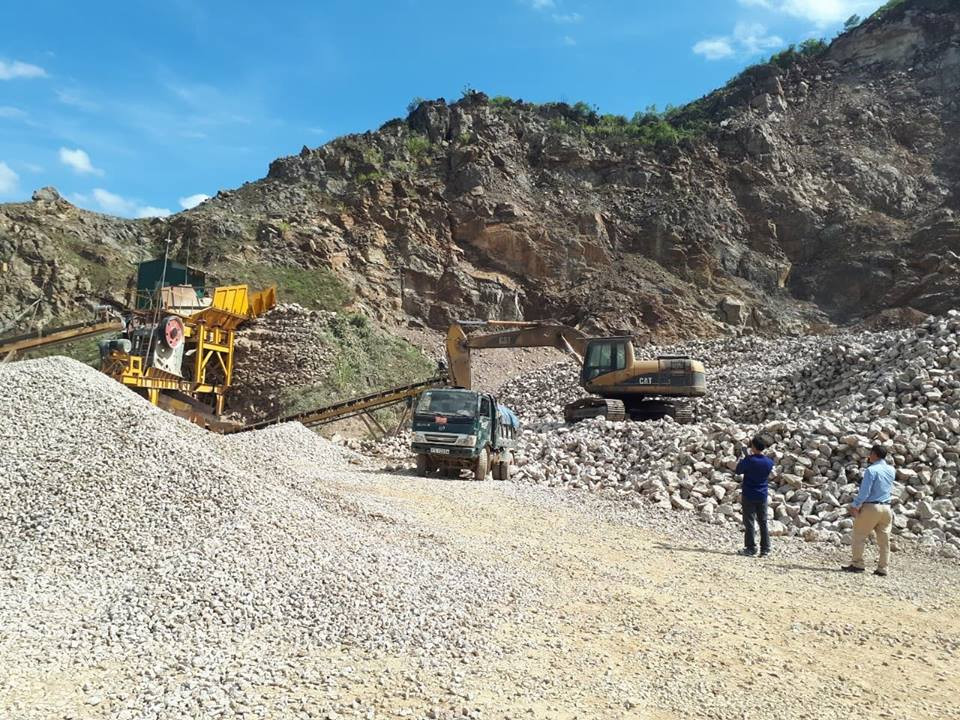  Đoàn liên ngành do Sở LĐTB & XH chủ trì  có chuyến kiểm tra dài ngày  tại các điểm mỏ khai thác đá chủ yếu ở các huyện Yên Thành, Quỳnh Lưu, Hoàng Mai,... 