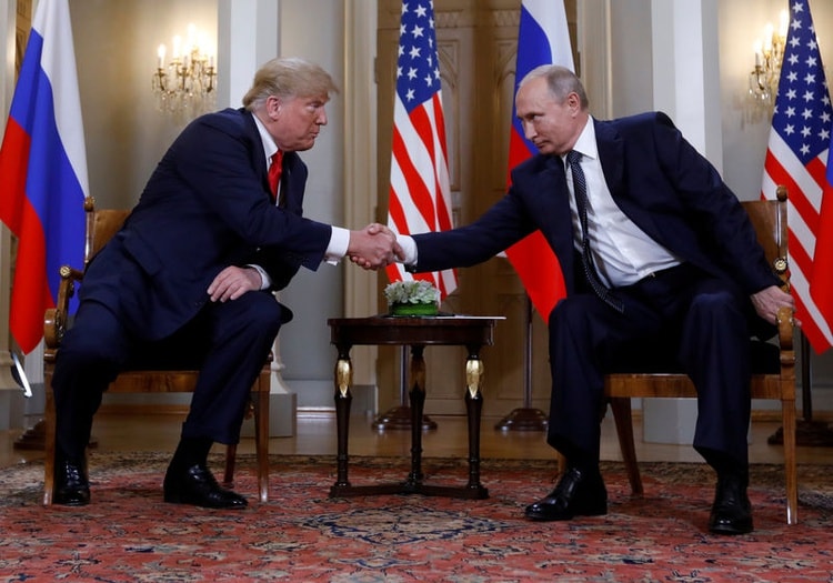 Tổng thống Mỹ Donald Trump và người đồng cấp Nga Vladimir Putin. Ảnh: AP