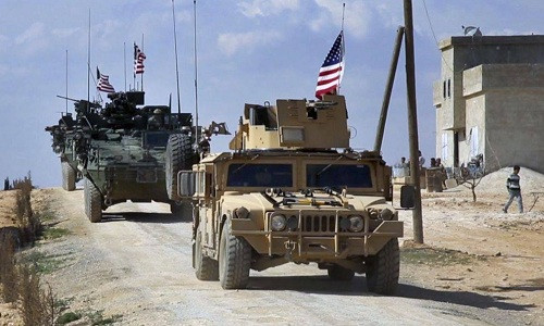Xe bọc thép Mỹ hoạt động tại Syria. Ảnh: Almasdar News.