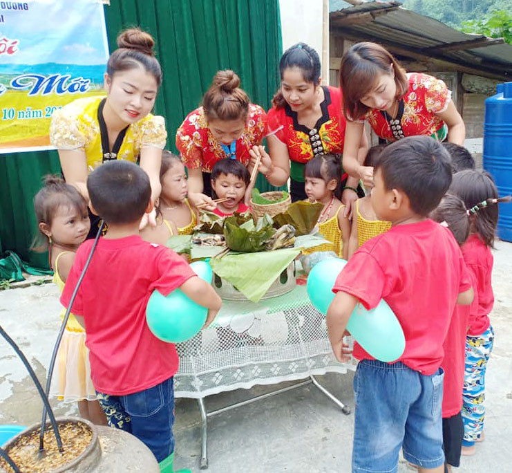 Các em nhỏ tỏ ra khoan khoái