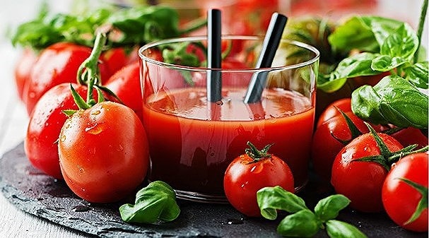 Lycopene là sắc tố tạo nên màu đỏ tươi cho cà chua. Hơn thế, lycopene còn phát huy hiệu quả trong việc ngăn ngừa ung thư tuyến tiền liệt, ung thư vú và ung thư đường tiêu hóa.