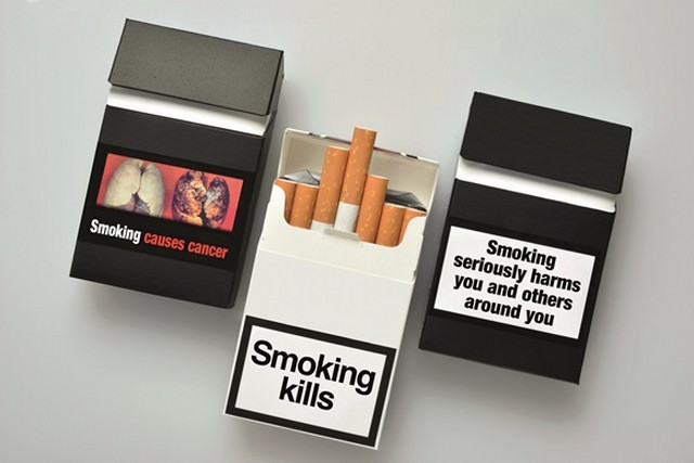 Một số nước như Úc, Pháp đang bắt buộc trình bày vỏ bao thuốc lá theo cách làm cho người dùng cảm thấy hút thuốc bớt ngon, nhờ đó giảm lượng thuốc hút.
