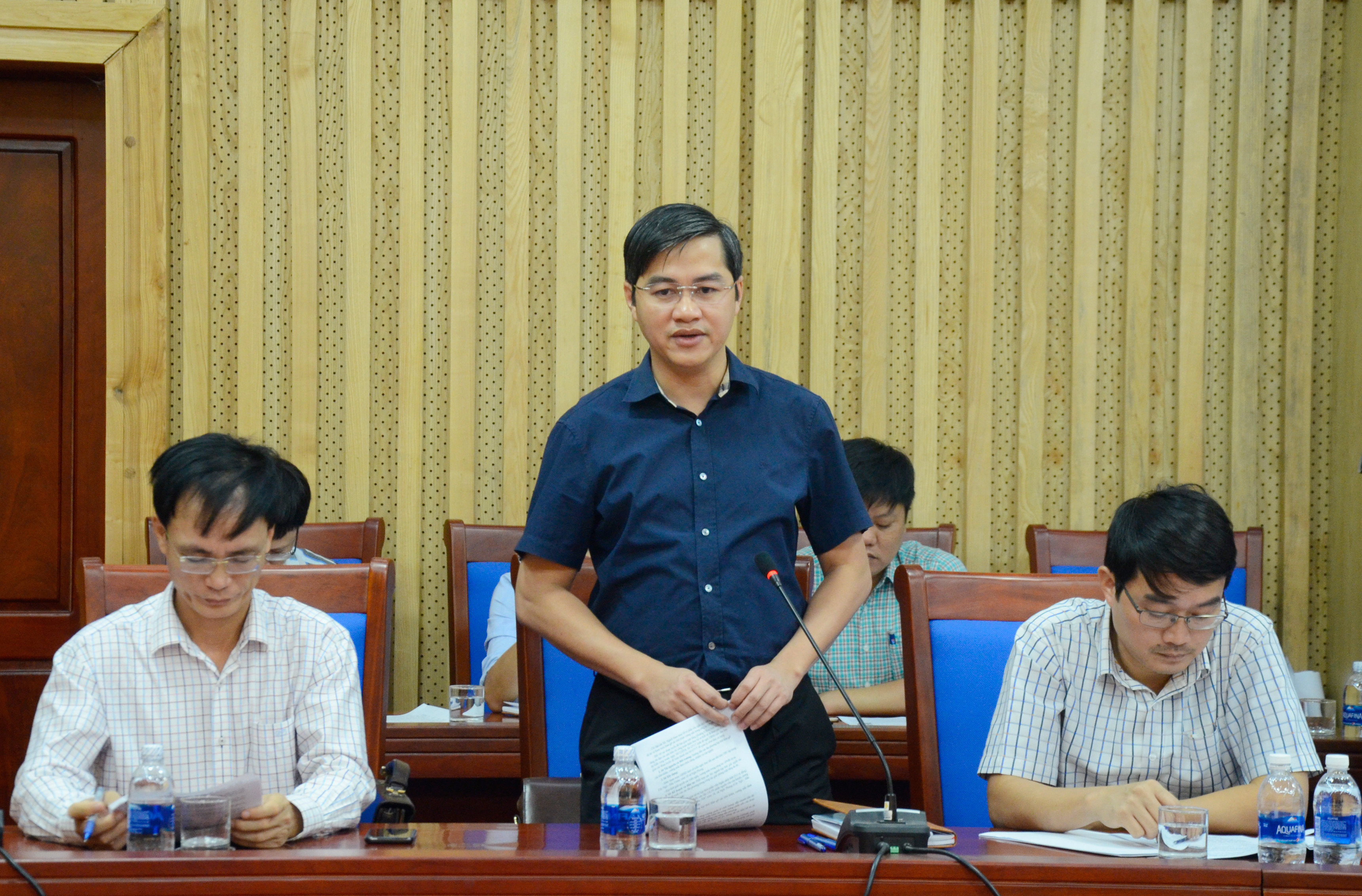Phó Giám đốc Sở Giao thông Vận tải Nguyễn Hữu An báo cáo tình hình triển khai dự án. Ảnh Thanh Lê