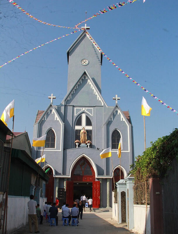 Nhà thờ giáo họ Yên Duệ mới được xây dựng.