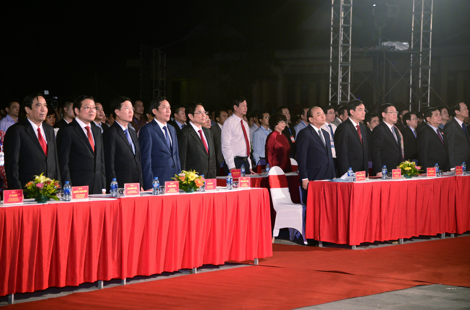 Lãnh đạo Đảng, Nhà nước và đông đảo đại biểu trung ương, địa phương, tỉnh Nghệ An đã về dự lễ kỷ niệm. Ảnh: Thành Cường