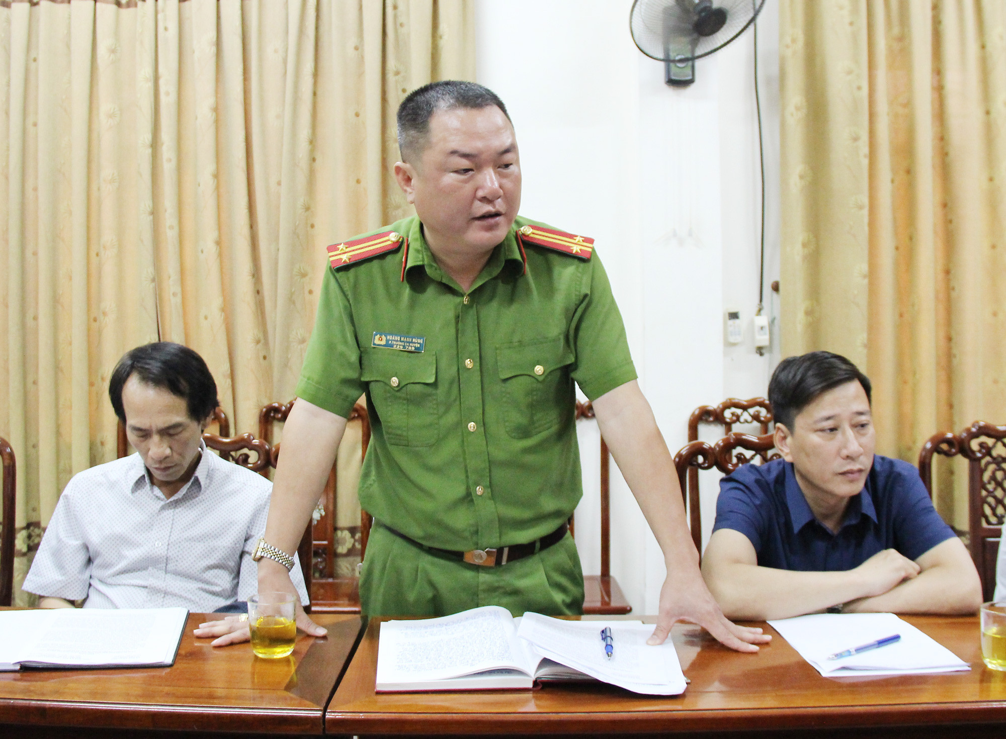 Theo ông Hoàng Mạnh Hùng - Phó trưởng Công an huyện Nghi Lộc, mặc dù trong Nghị quyết 56 của HĐND tỉnh có quy định về xử lý trách nhiệm người đứng đầu các cơ quan, tổ chức nhưng đến nay chưa có cá nhân nào bị xử lý, trong khi đó  