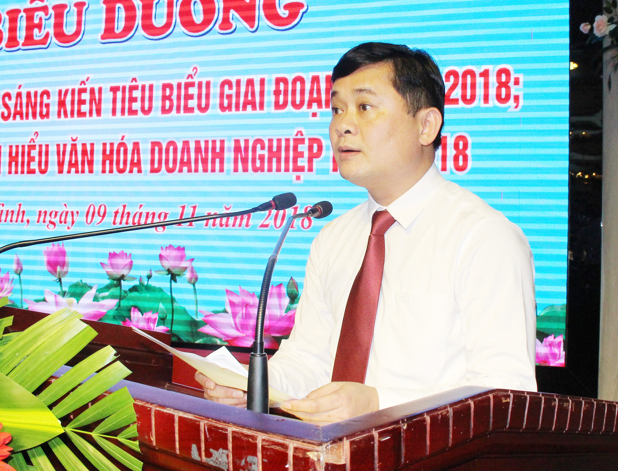 Đồng chí Thái Thanh Quý – Phó Bí thư Tỉnh ủy, Chủ tịch UBND tỉnh chủ trì cuộc họp. Ảnh: Mai Hoa