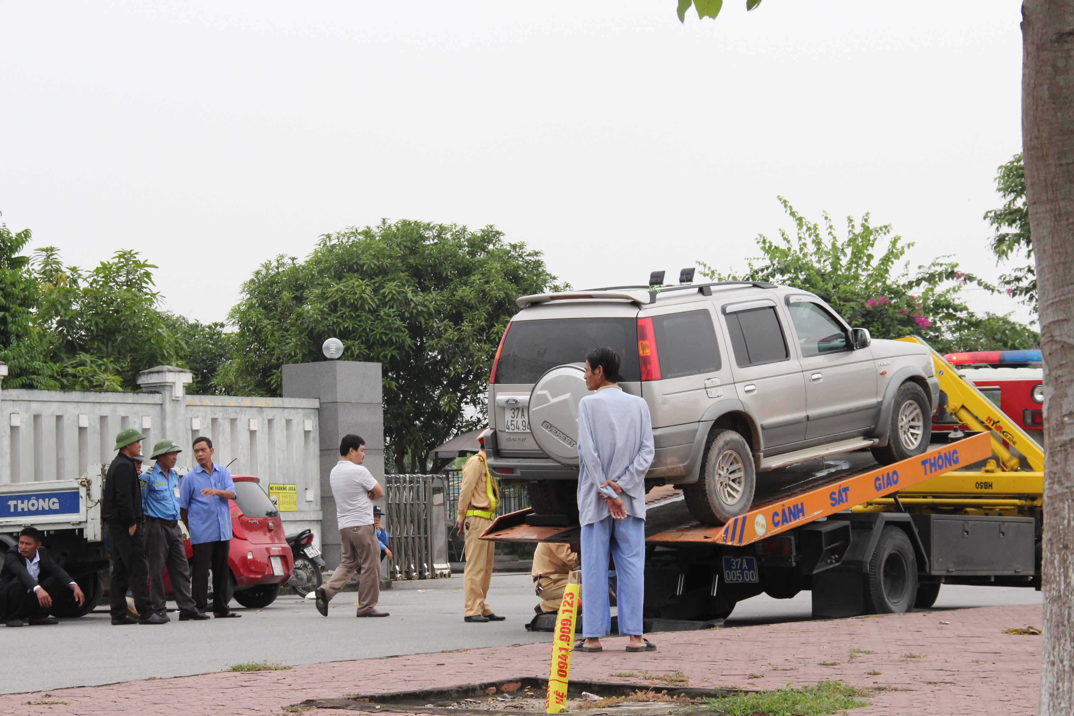 Công an TP Vinh thu giữ phương tiện vận tải vi phạm quy định về vận tải hành khách trên địa bàn thành phố Ảnh Lê Khánh