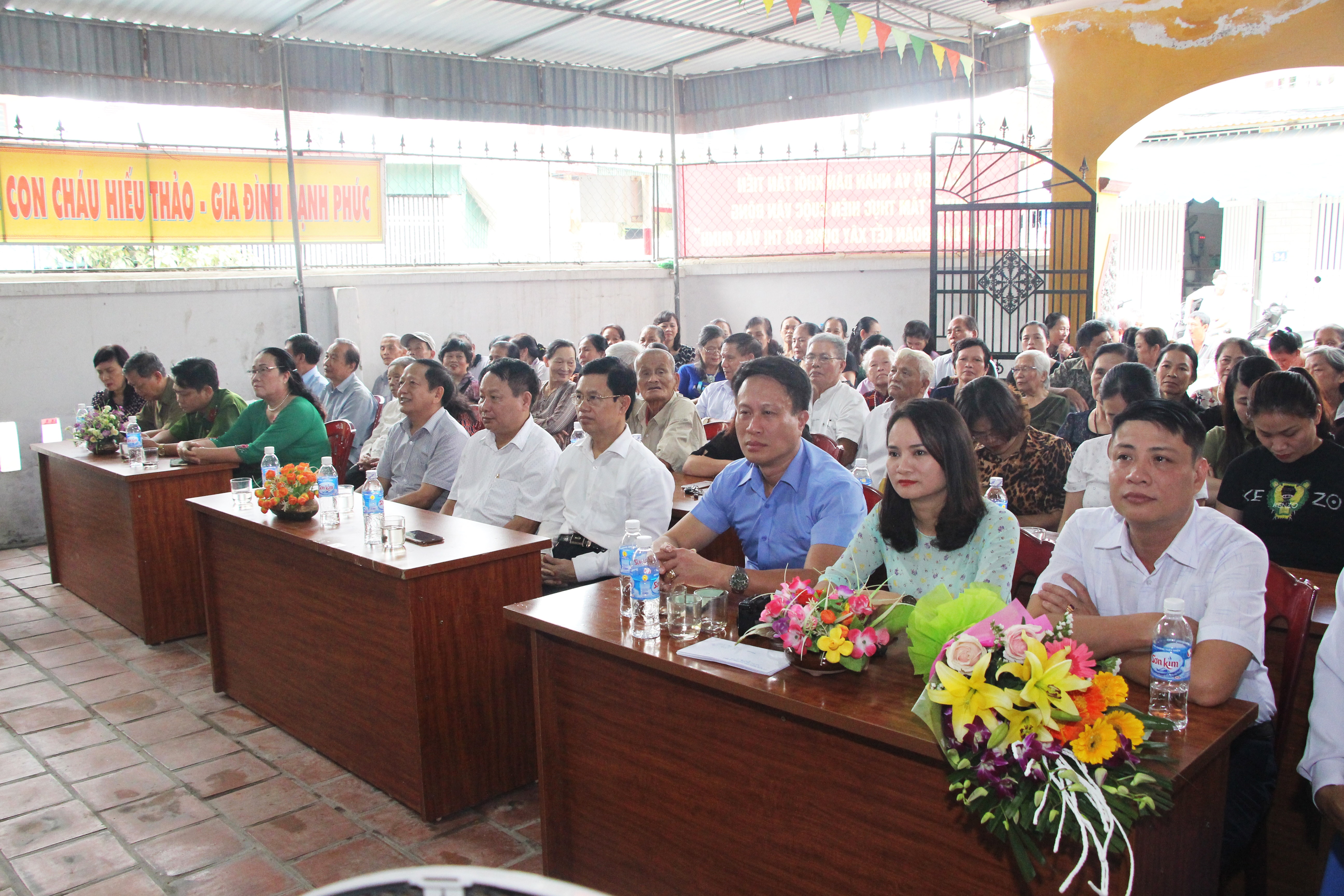 Các đại biểu dự ngày hội 1