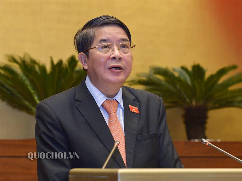Chủ nhiệm Ủy ban Tài chính - Ngân sách của Quốc hội Nguyễn Đức Hải trình bày báo cáo trước Quốc hội. Ảnh: Quochoi.vn