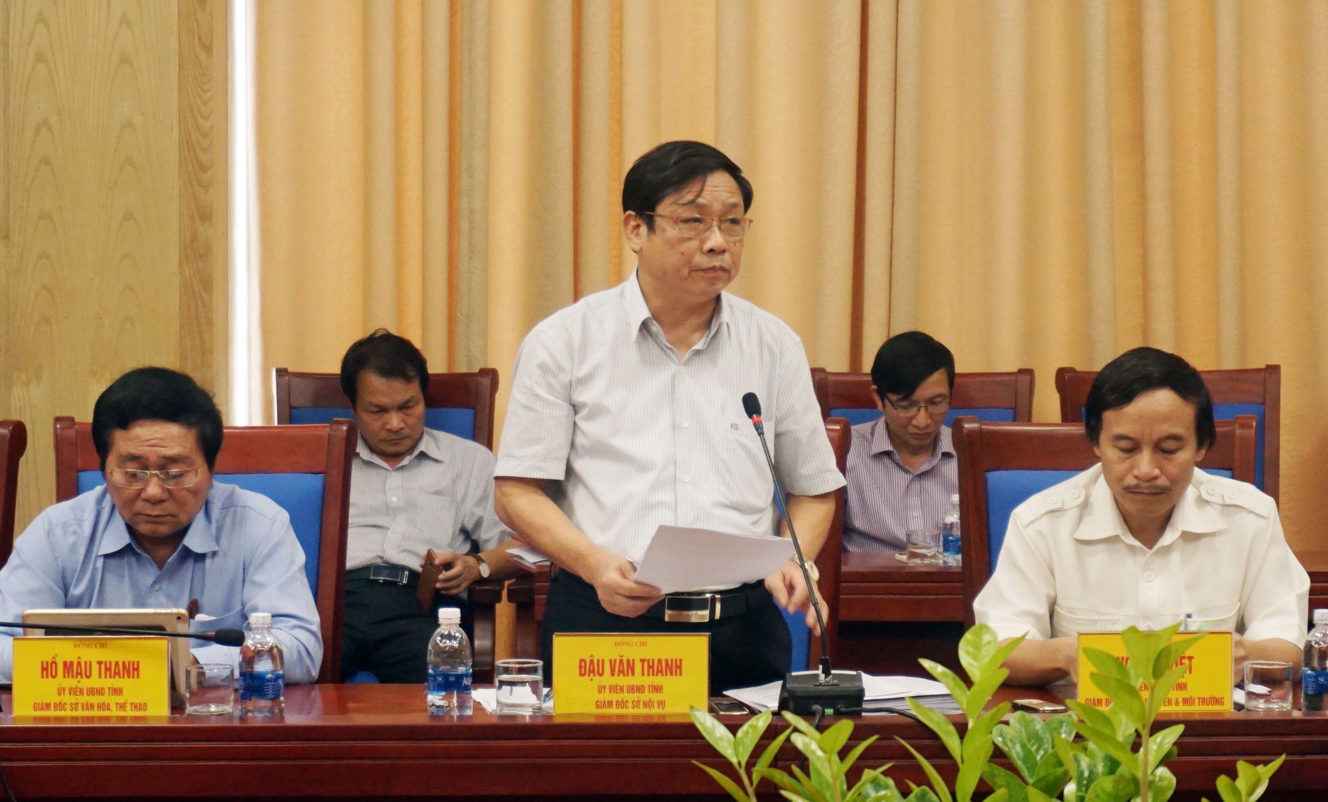 Ông Đậu Văn Thanh-Giám đốc Sở Nội vụ trình bày báo cáo về công tác cải cách hành chính