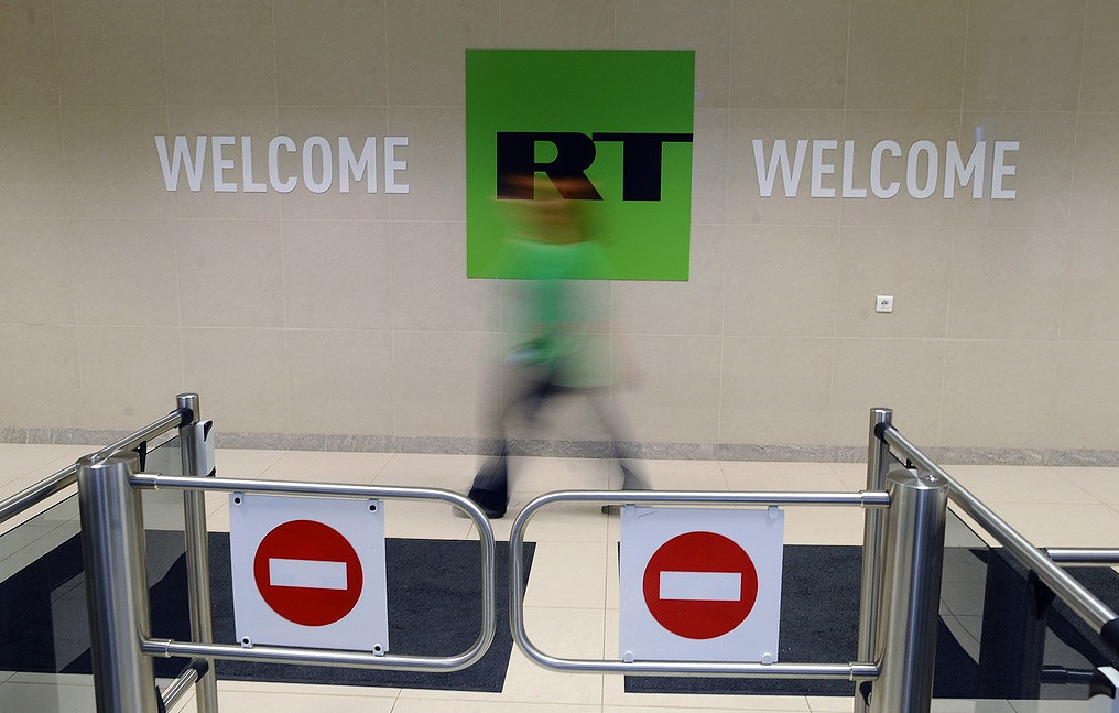 Phóng viên của các kênh RT và Sputnik của Nga đã được cấp giấy phép hoạt động trở lại tại Pháp. Ảnh: TASS