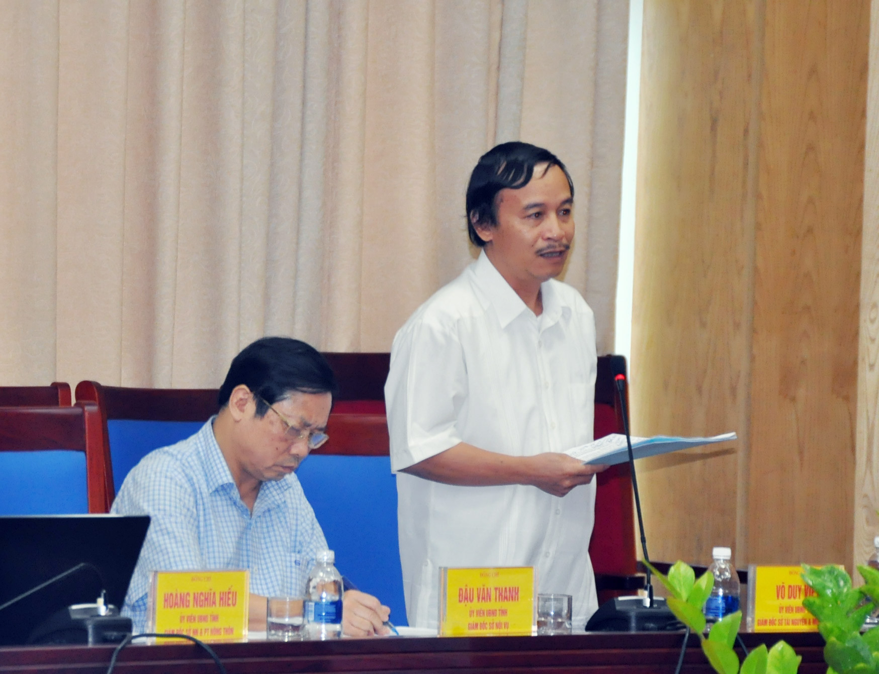 Giám đốc Sở Tài Nguyên &MT Võ Duy Việt phát biểu cho biết tồn dư hóa chất bảo vệ thực vật rất phức tạp, đòi hỏi nguồn kinh phí lớn. Ảnh: Thu Huyền