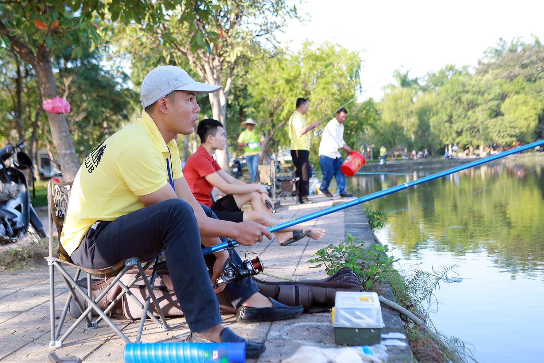 Lần này có 108 người tham gia đua tài câu cá giỏi.