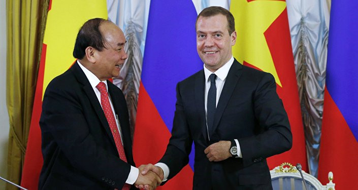 Thủ tướng LB Nga Dmitry Medvedev gặp với Thủ tướng Việt Nam Nguyễn Xuân Phúc